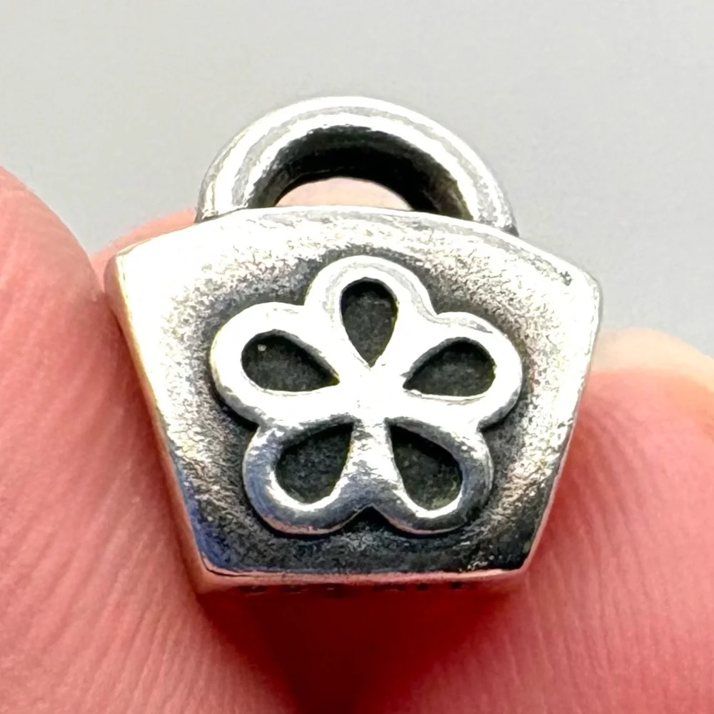 Pandora Blue CZ Scalloped Purse Sterling Silver Charm - Picture 2 of 3